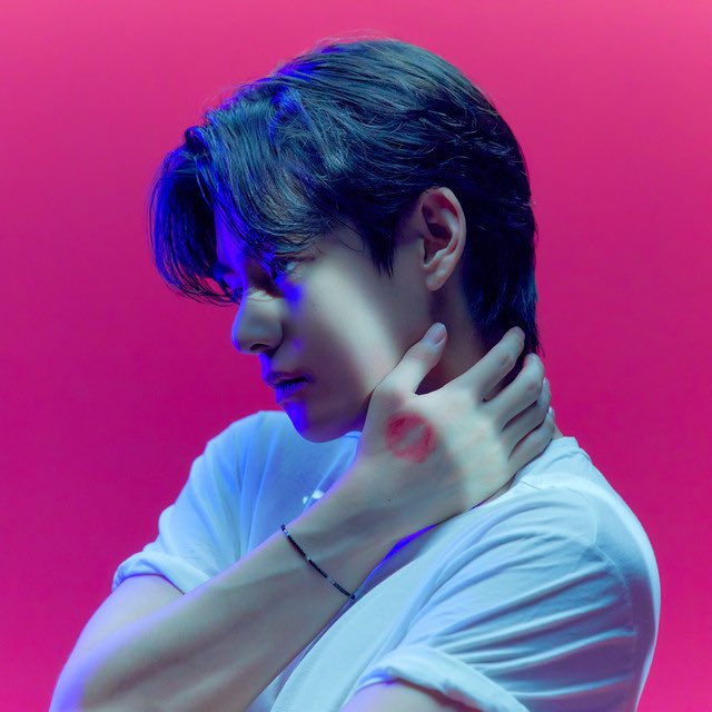 Behind-the-scenes cut of V (BTS)