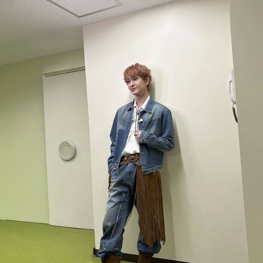 A moment captured by Onew (SHINee)'s fan