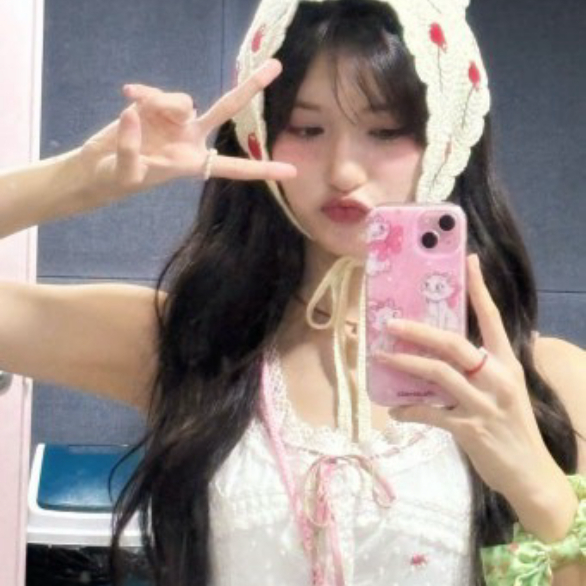 Behind-the-scenes cut of IVE