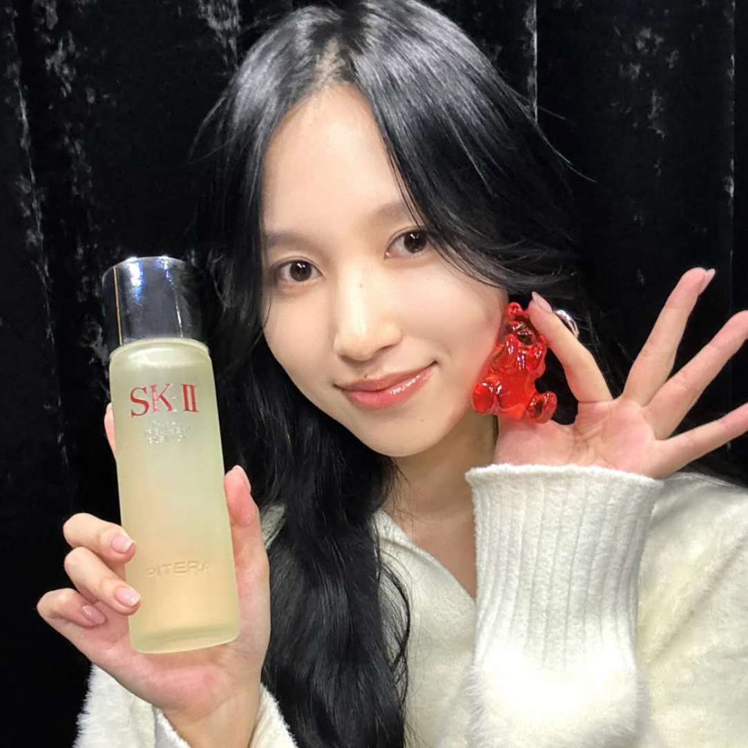 Behind-the-scenes cut of Mina (TWICE)