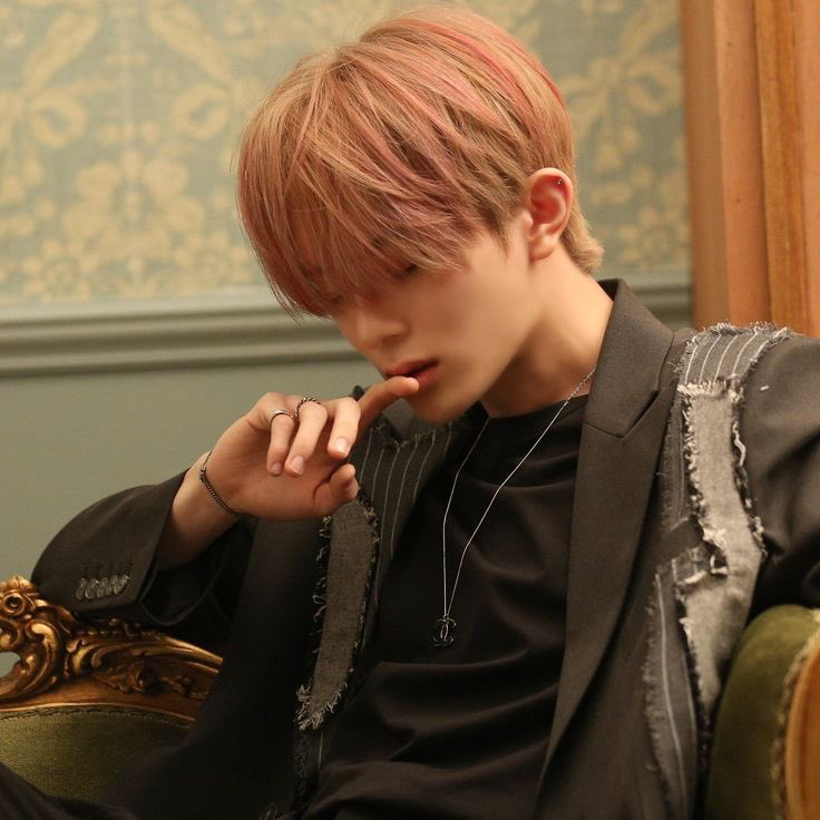 Behind-the-scenes cut of Kangmin (VERIVERY)