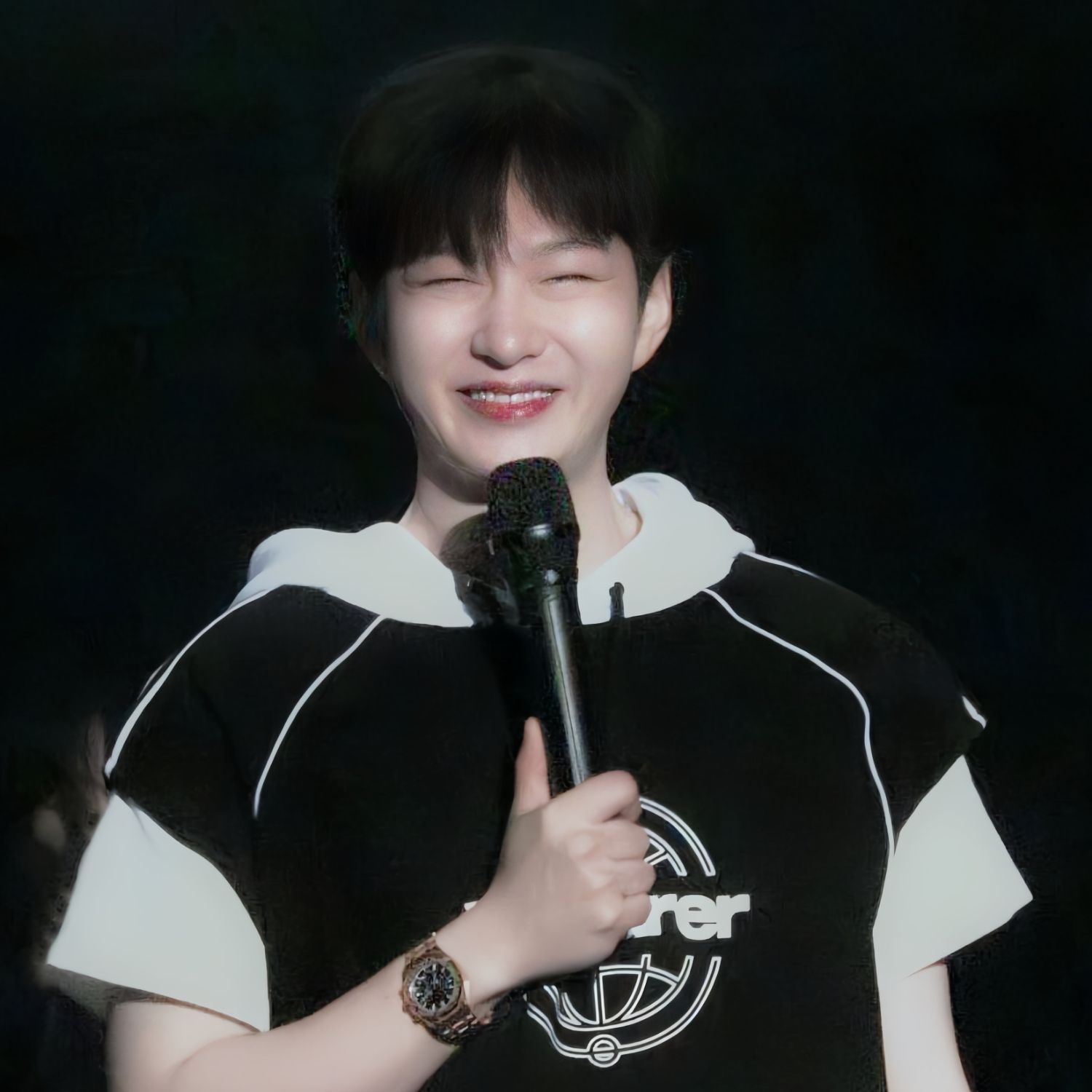 Recent activity shot of Lee Changsub (BTOB)