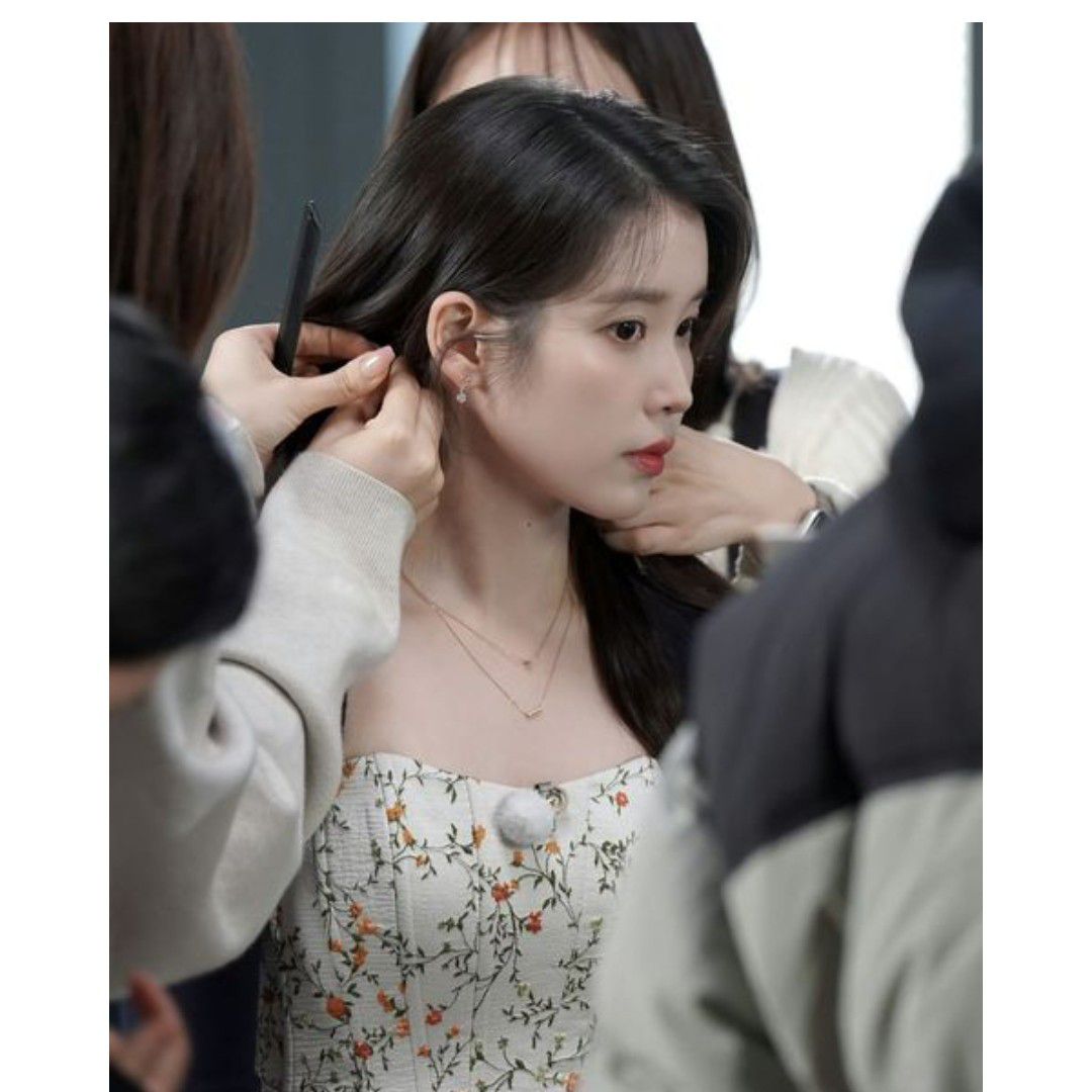 Behind-the-scenes cut of IU