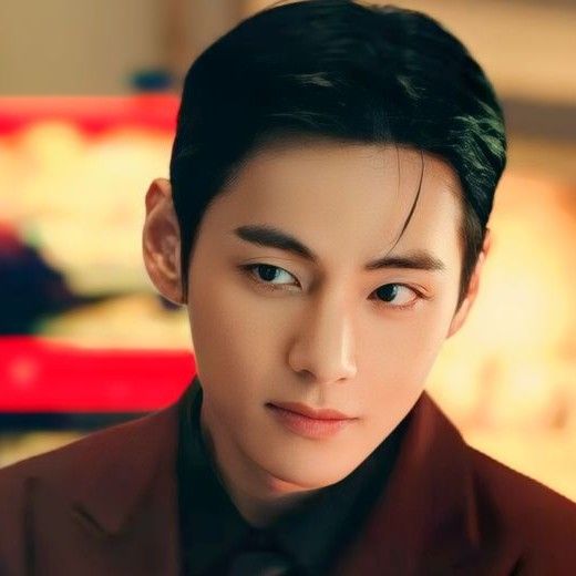 뷔 (방탄소년단)의 최신 사진