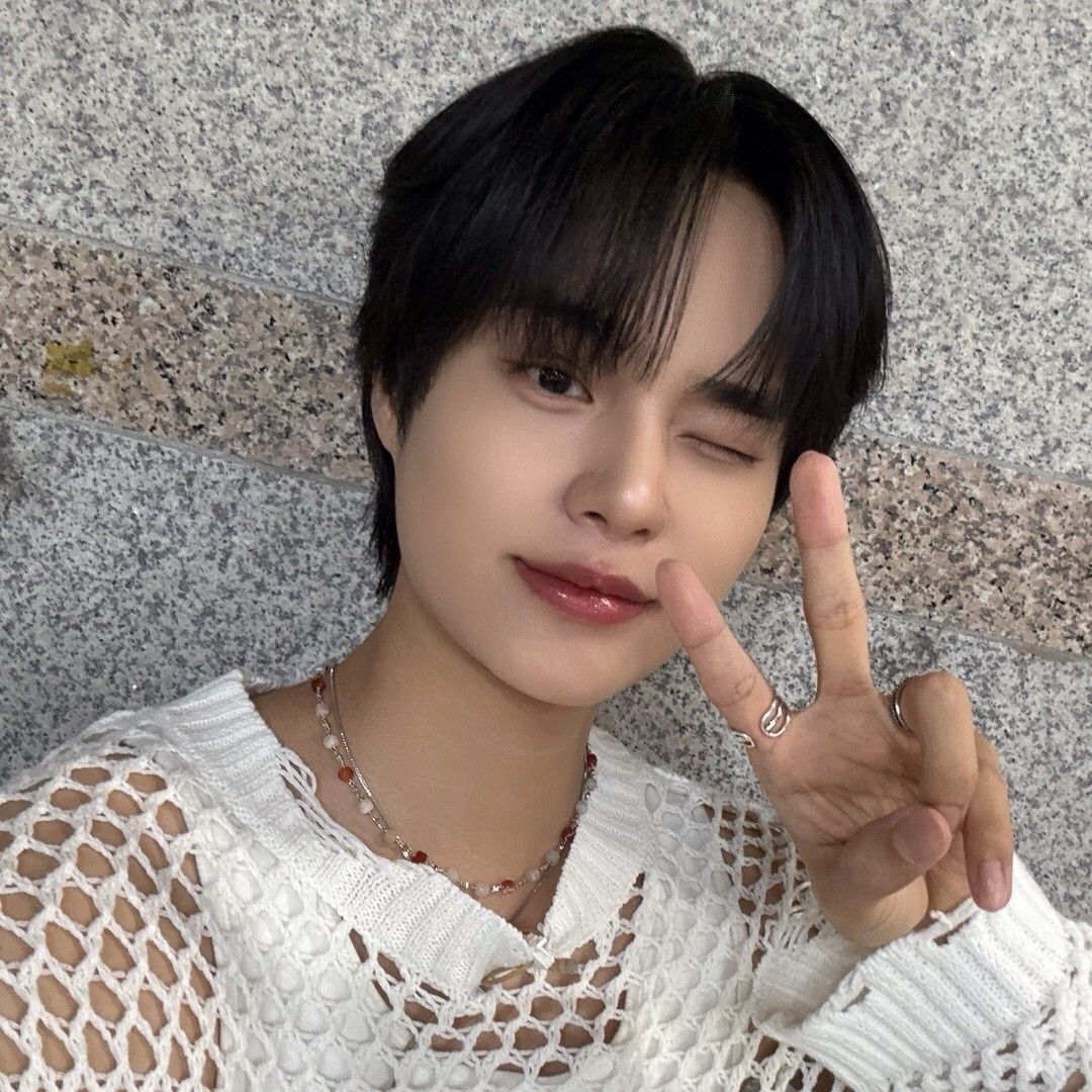 Latest photo of Lee Daehwi (AB6IX)