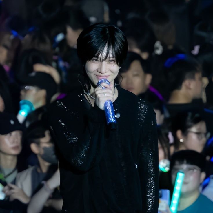 A moment captured by Taemin (SHINee)'s fan