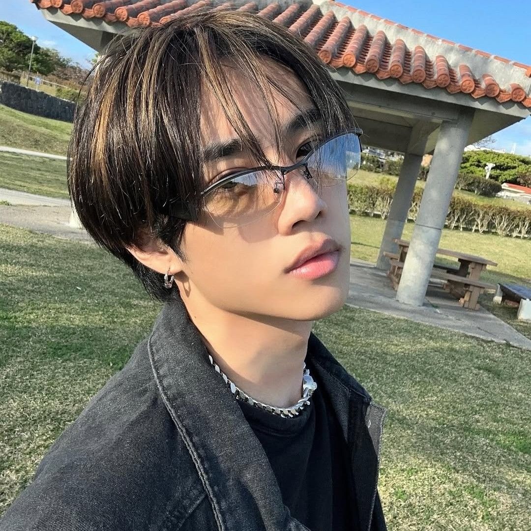 善旴 (THE BOYZ)的幕後花絮