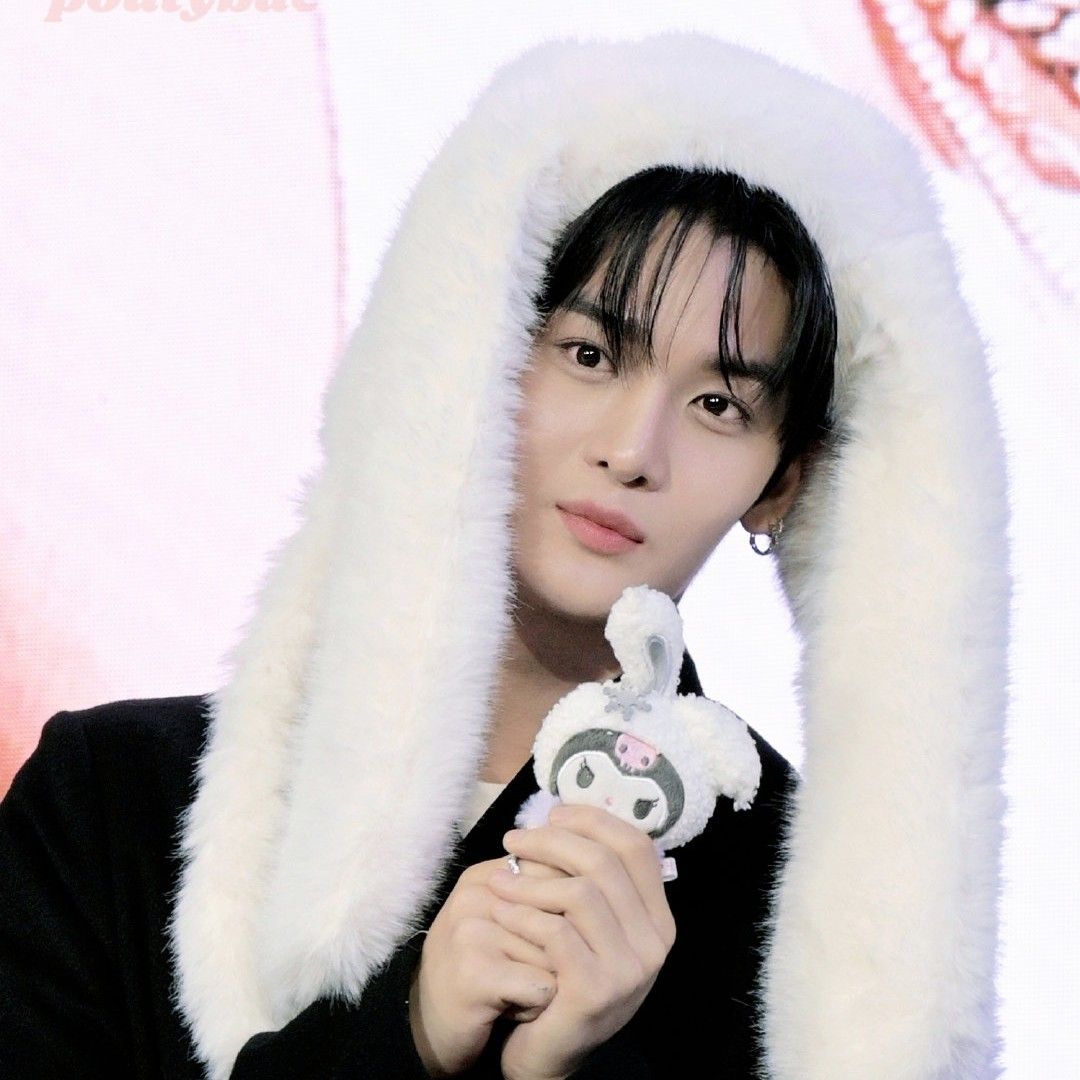 Recent activity shot of Bae Jinyoung