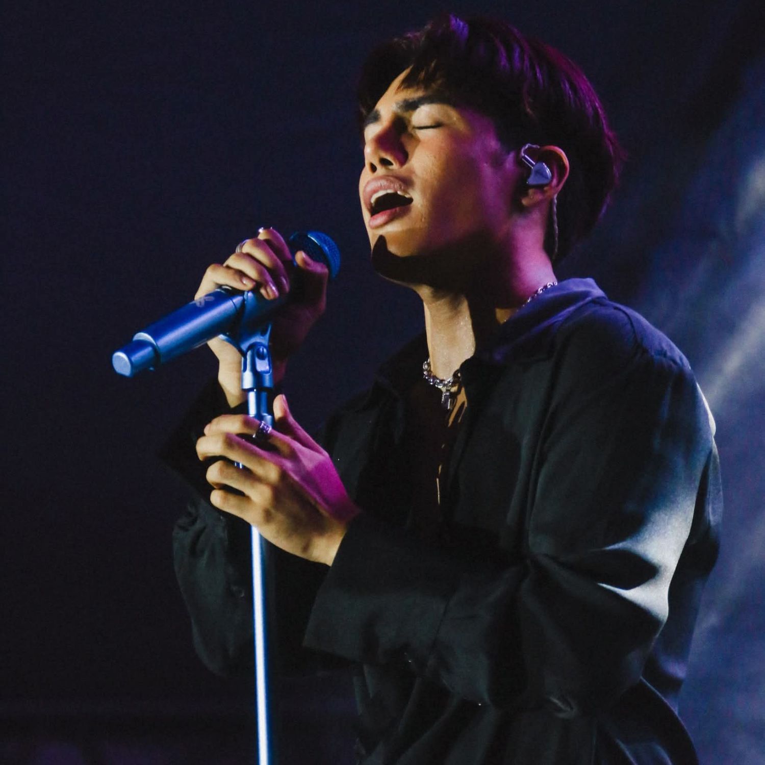 A moment captured by Stell (SB19)'s fan