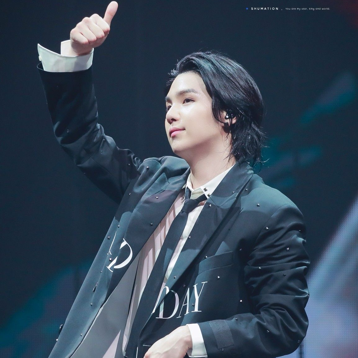 SUGA (防弹少年团)的最新照片