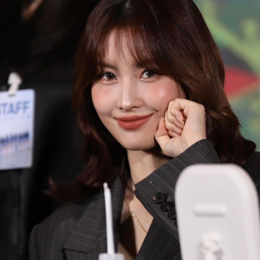Latest photo of Momo (TWICE)