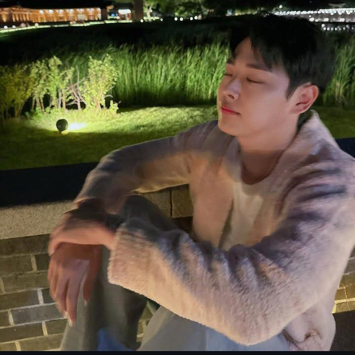 Latest photo of Choi Byungchan