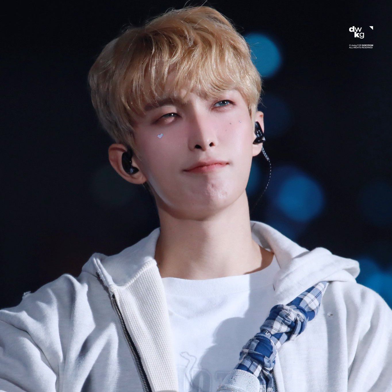 A moment captured by DK (SEVENTEEN)'s fan