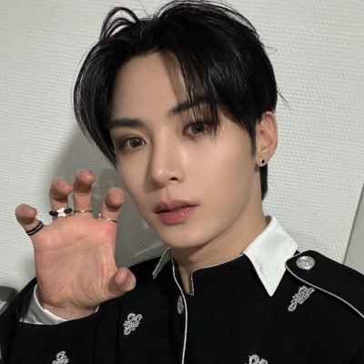 Behind-the-scenes cut of HANGYEOM (OMEGA X)