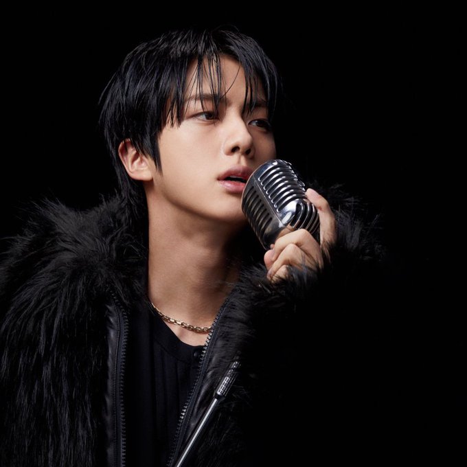 진 (방탄소년단)의 최신 사진