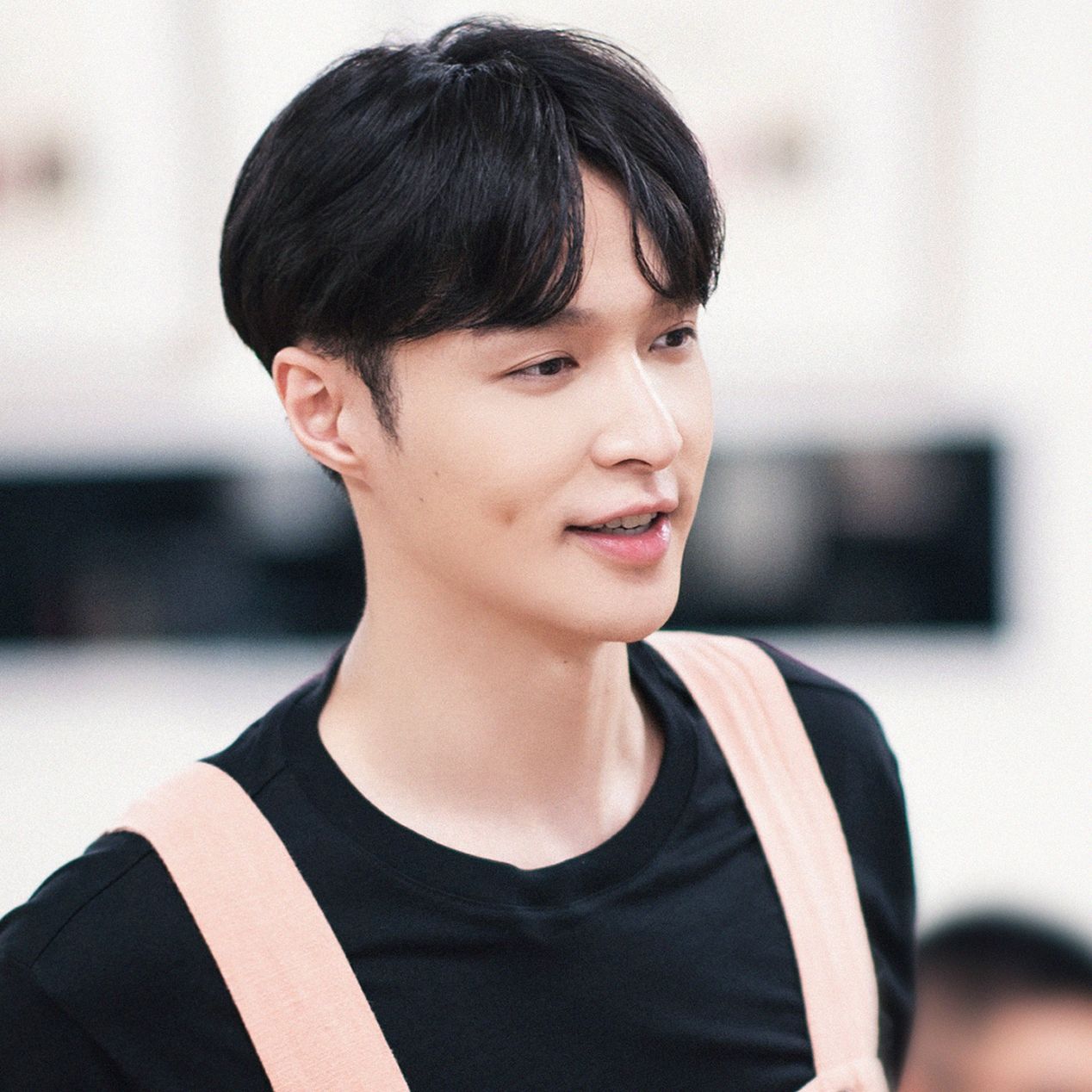 Foto aktivitas terbaru Lay (EXO)