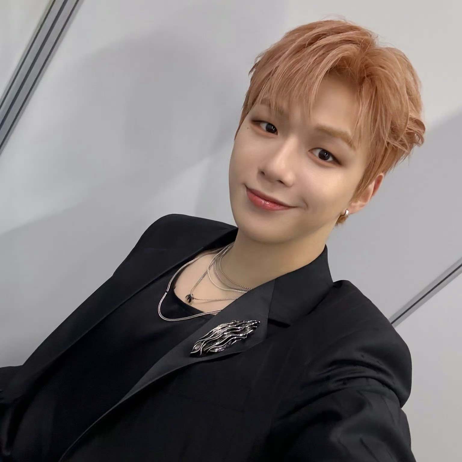 강다니엘의 비하인드 컷