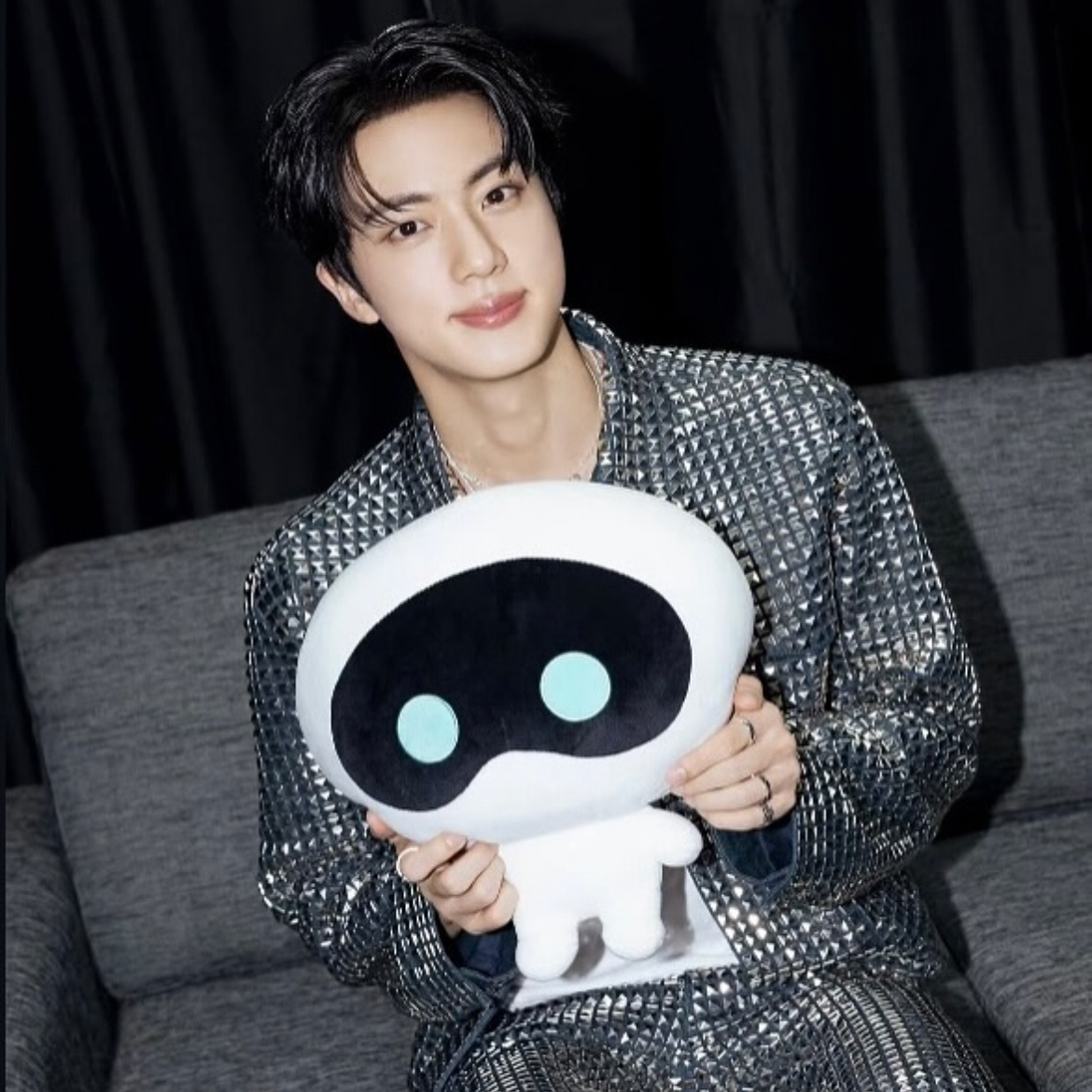 A moment captured by Jin (BTS)'s fan