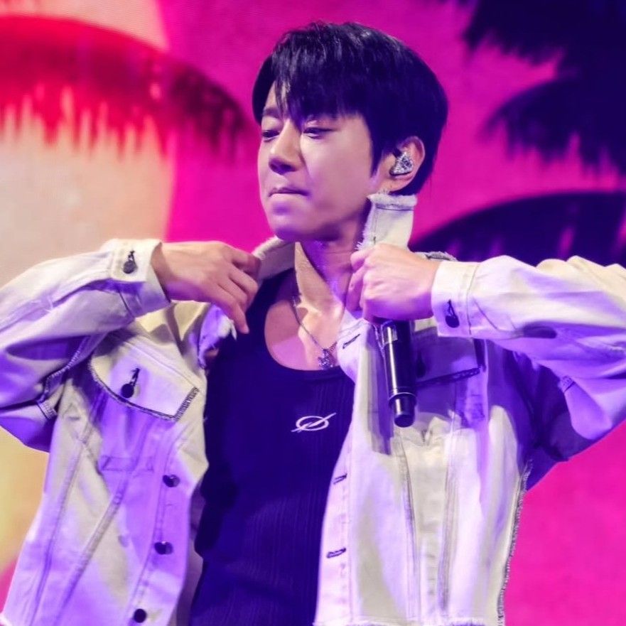 Foto terbaru Hwang Chiyeol