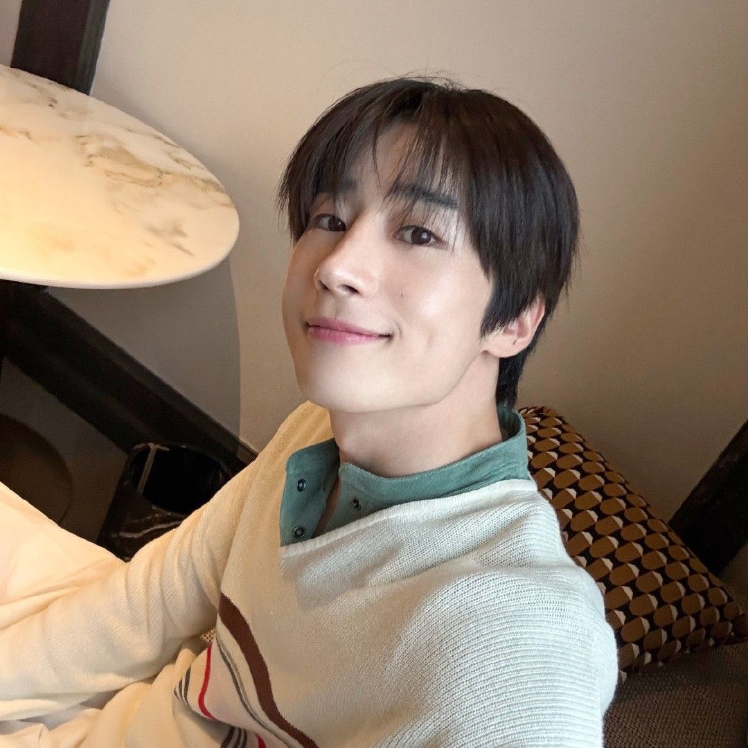 Recent activity shot of Han Seungwoo
