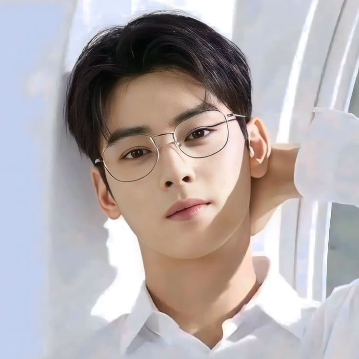 Latest photo of Eunwoo (ASTRO)