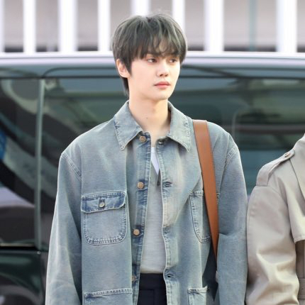 Latest photo of Kim Gyuvin (ZEROBASEONE)