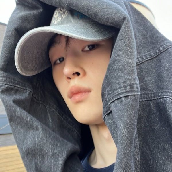 Signature photo of Park Jinwoo capturing their charm