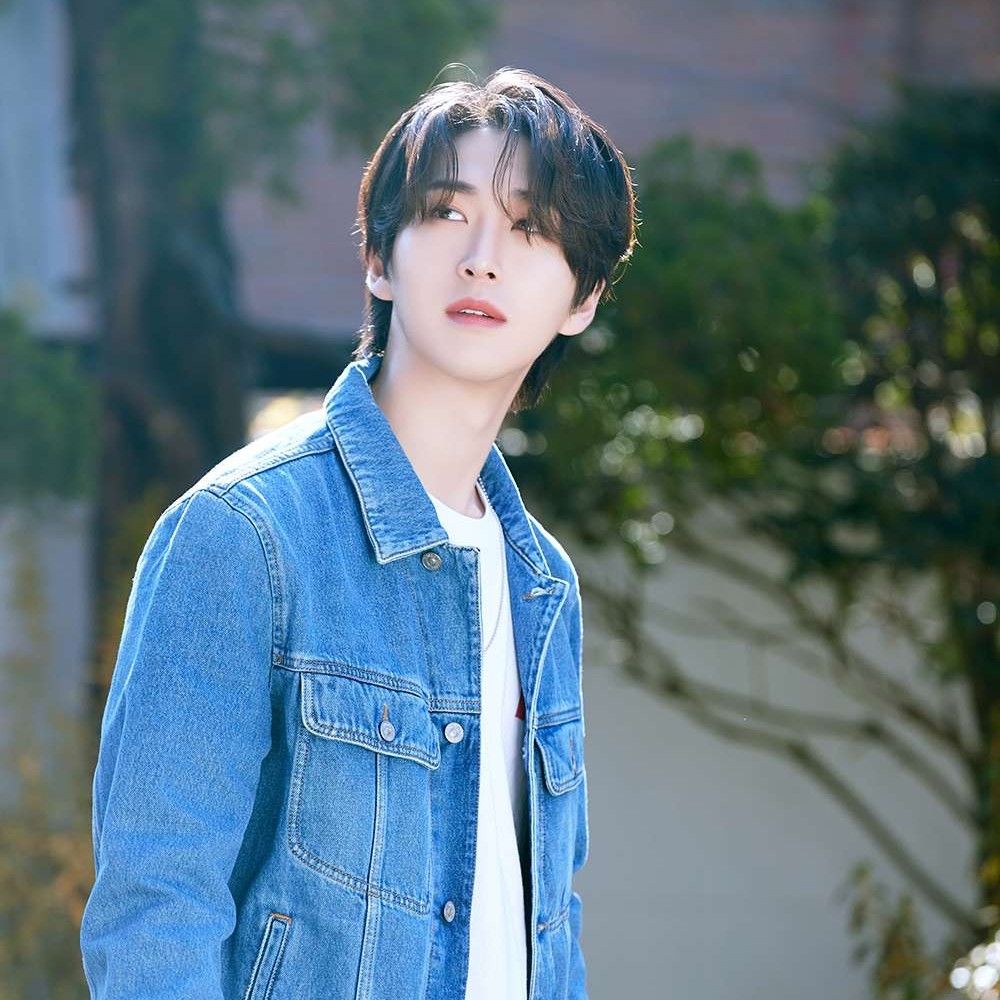 A moment captured by Shinwon (PENTAGON)'s fan