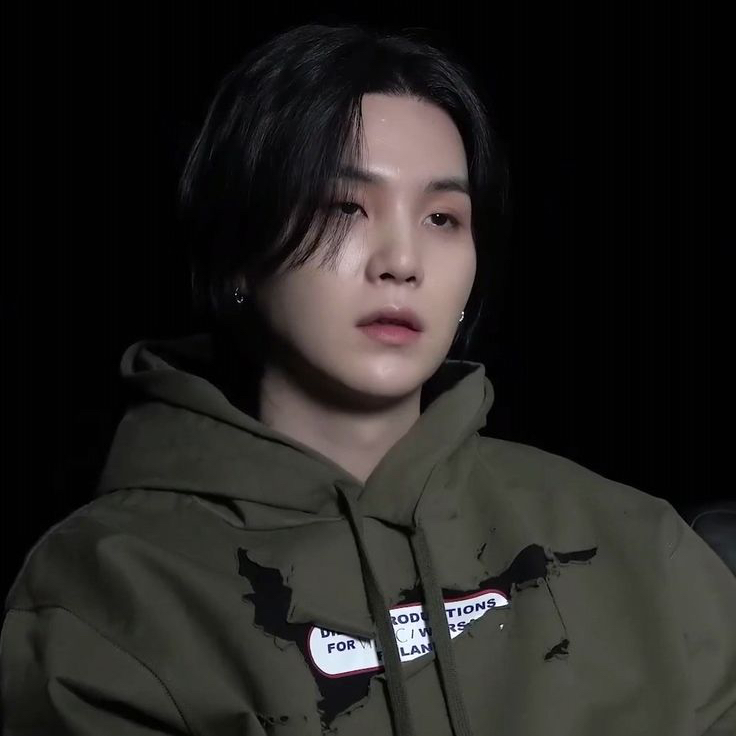 SUGA (防彈少年團)的幕後花絮