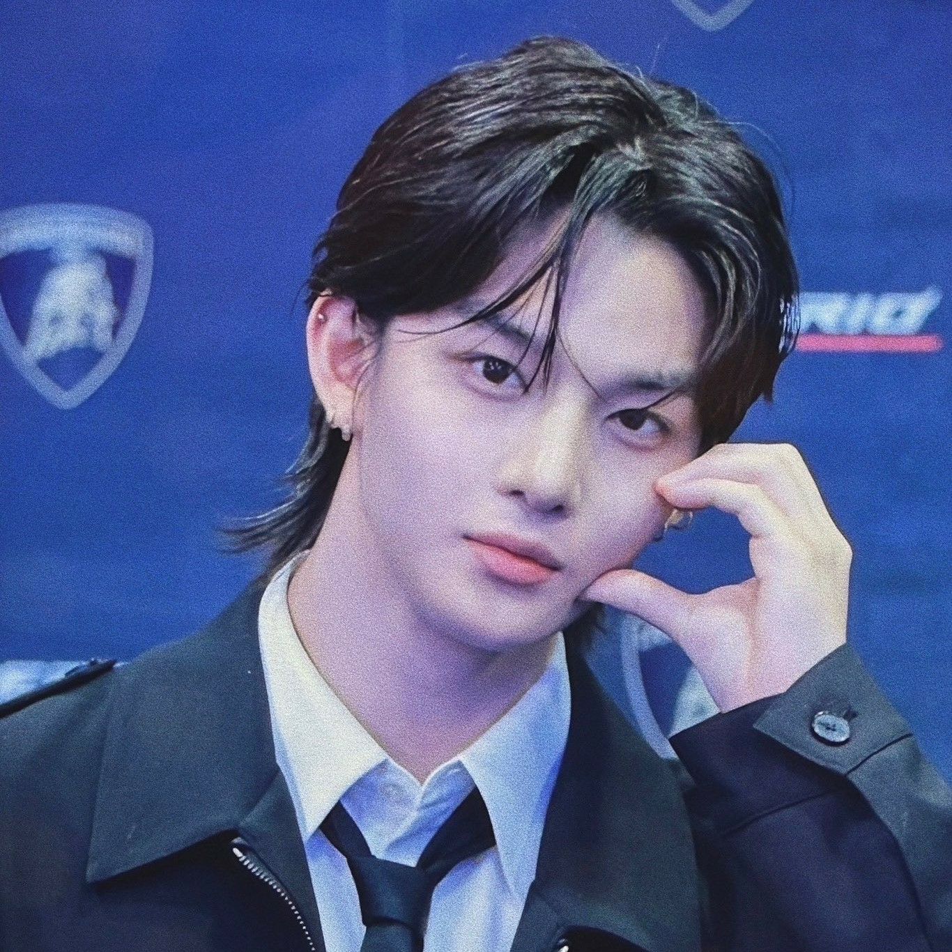 Behind-the-scenes cut of Bae Jinyoung