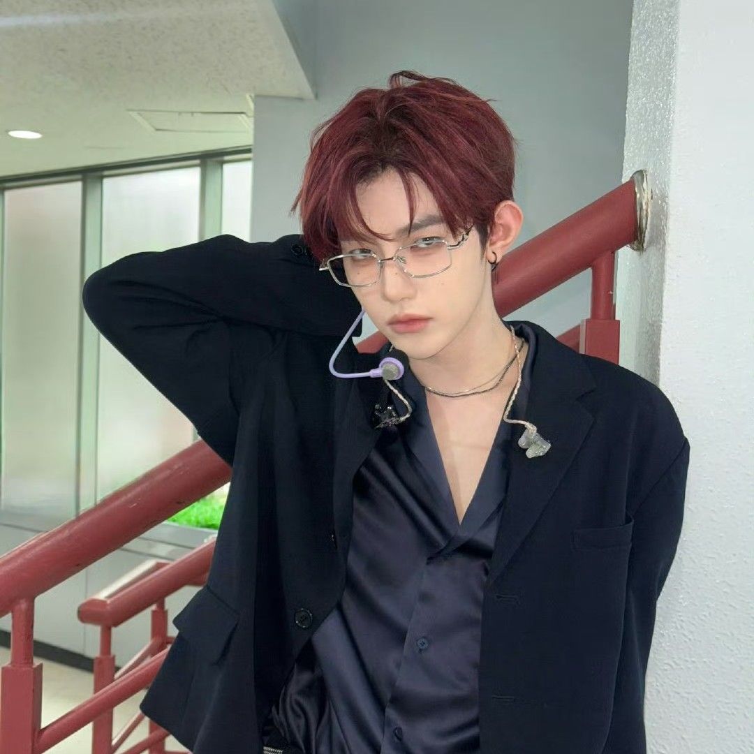 Behind-the-scenes cut of Zhang Hao (ZEROBASEONE)