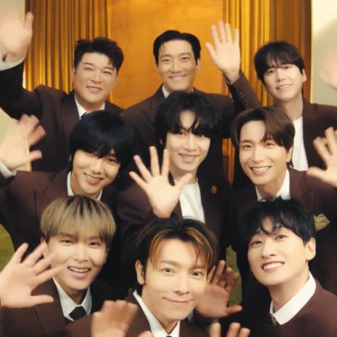 A moment captured by Super Junior's fan