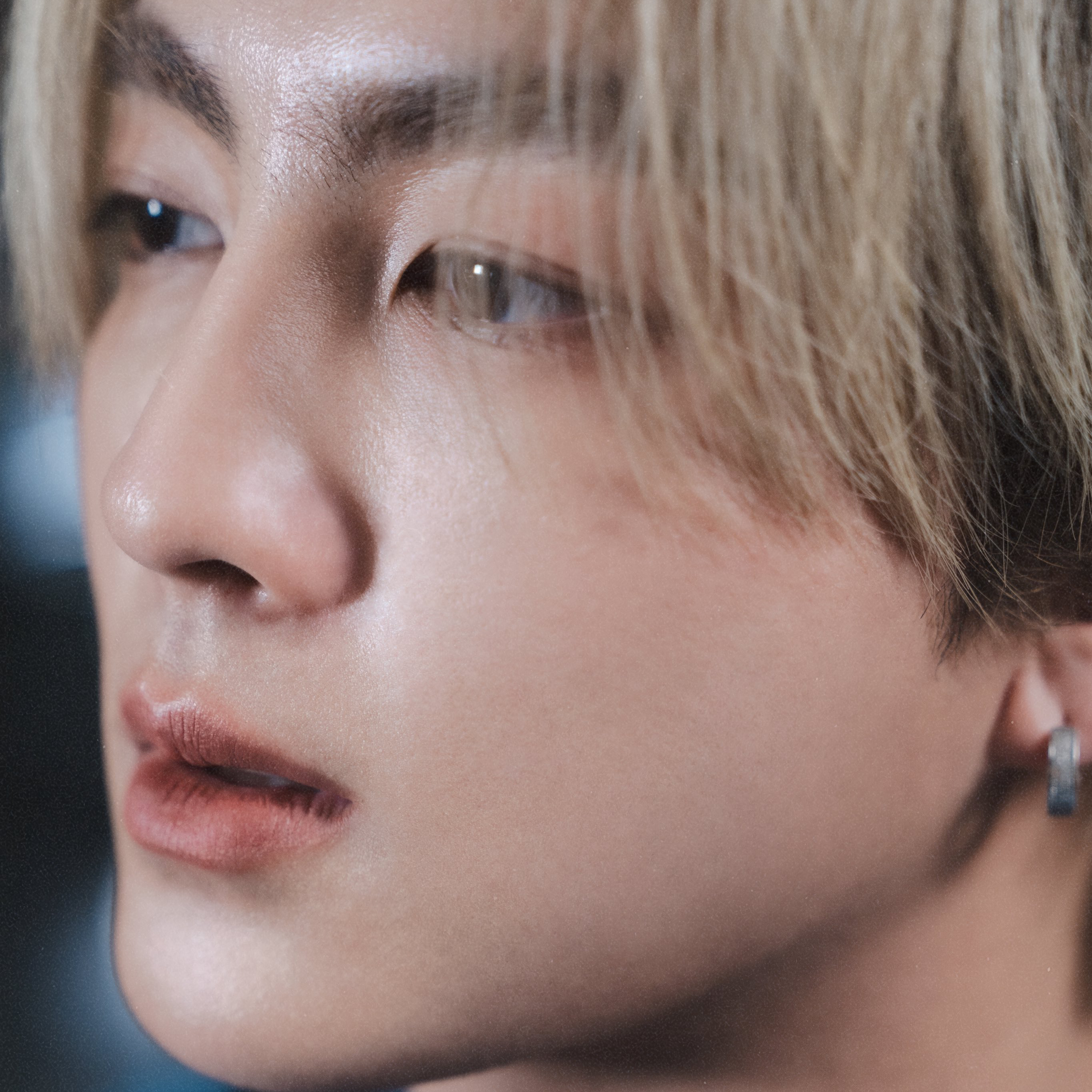 Behind-the-scenes cut of Heart (BUS)