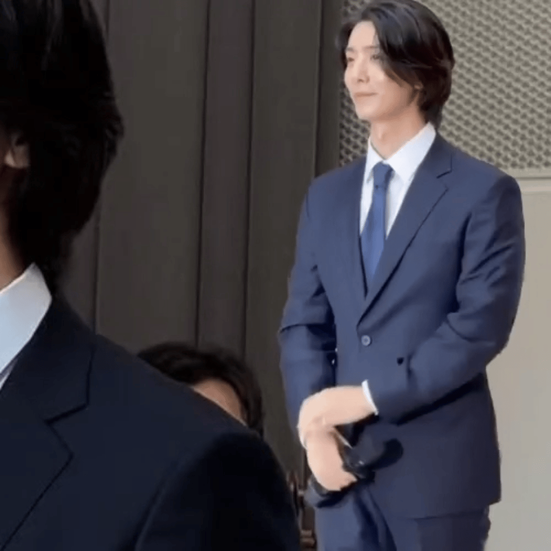 Latest photo of Hwiyoung (SF9)