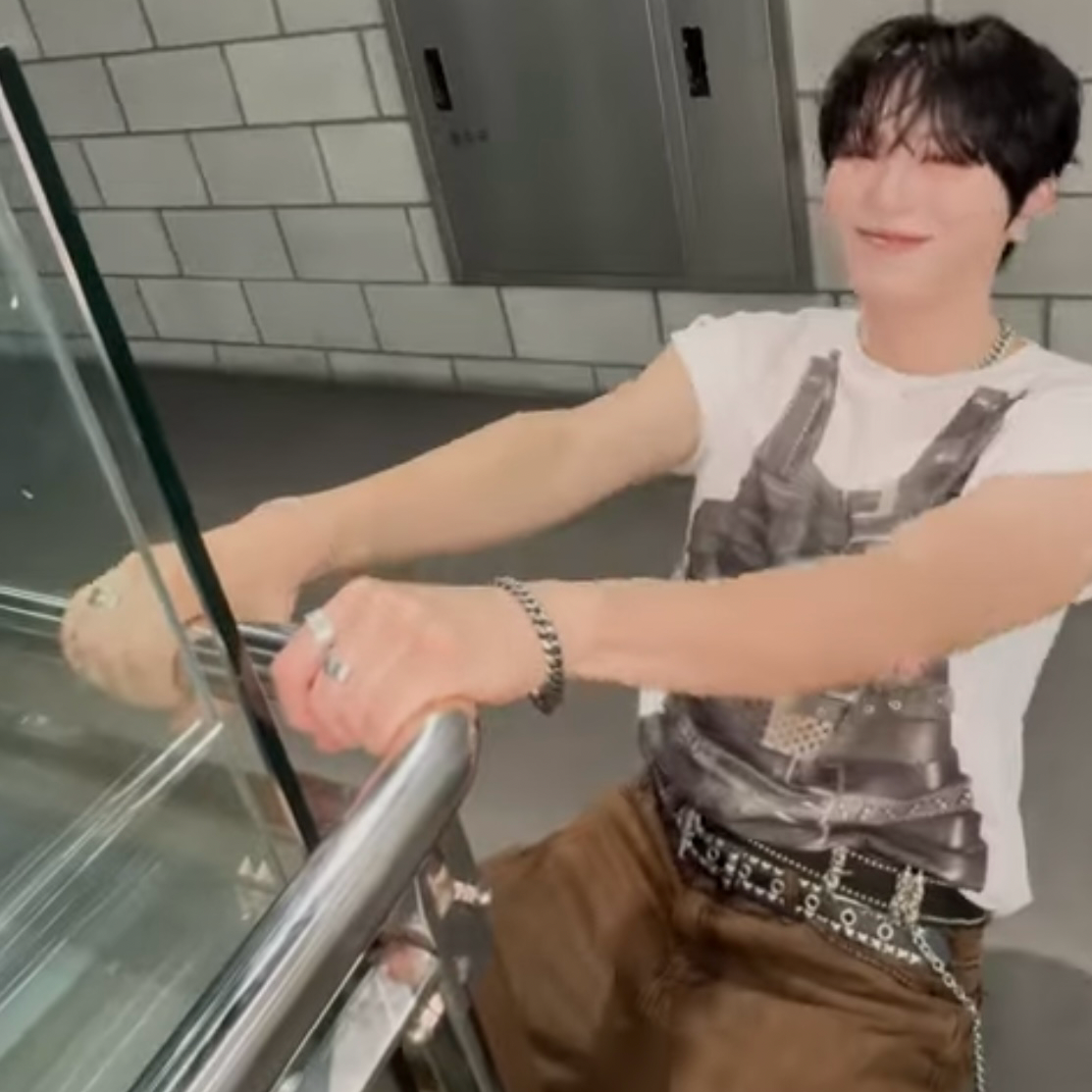 Behind-the-scenes cut of HEECHAN (DKB)