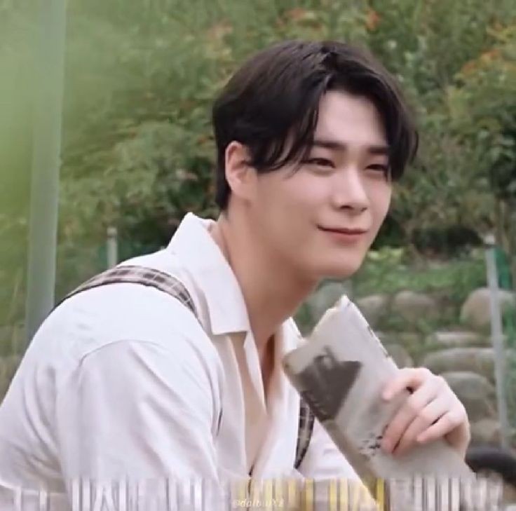 Behind-the-scenes cut of Moonbin (ASTRO)