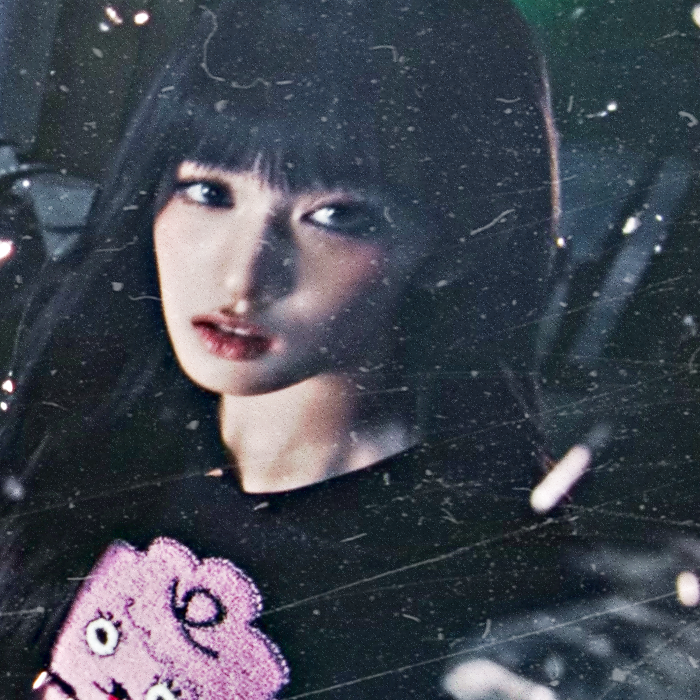 Behind-the-scenes cut of Leeseo (IVE)