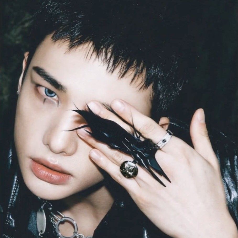 Behind-the-scenes cut of Hyunjin (Stray Kids)