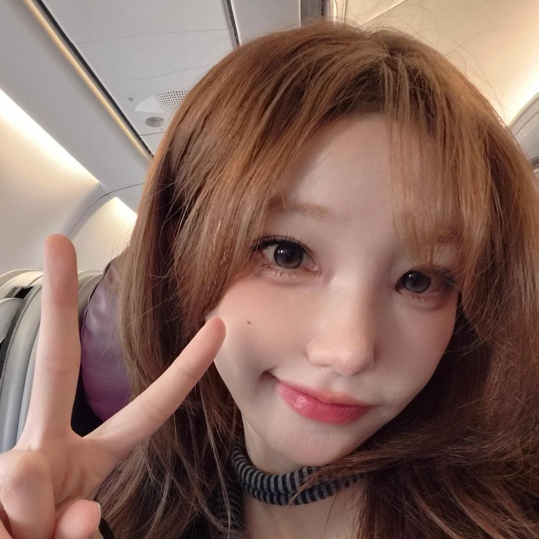 A moment captured by QWER's fan