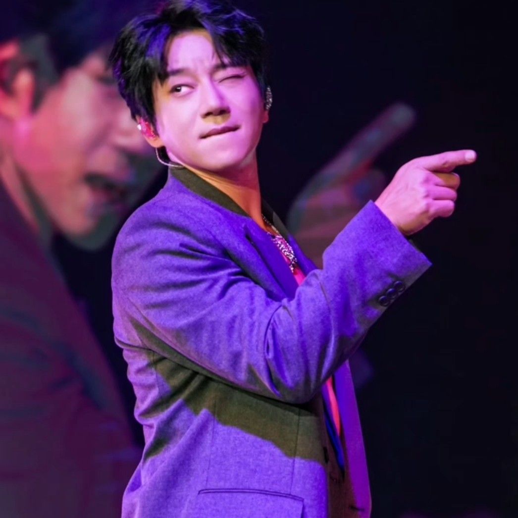 A moment captured by Hwang Chiyeol's fan