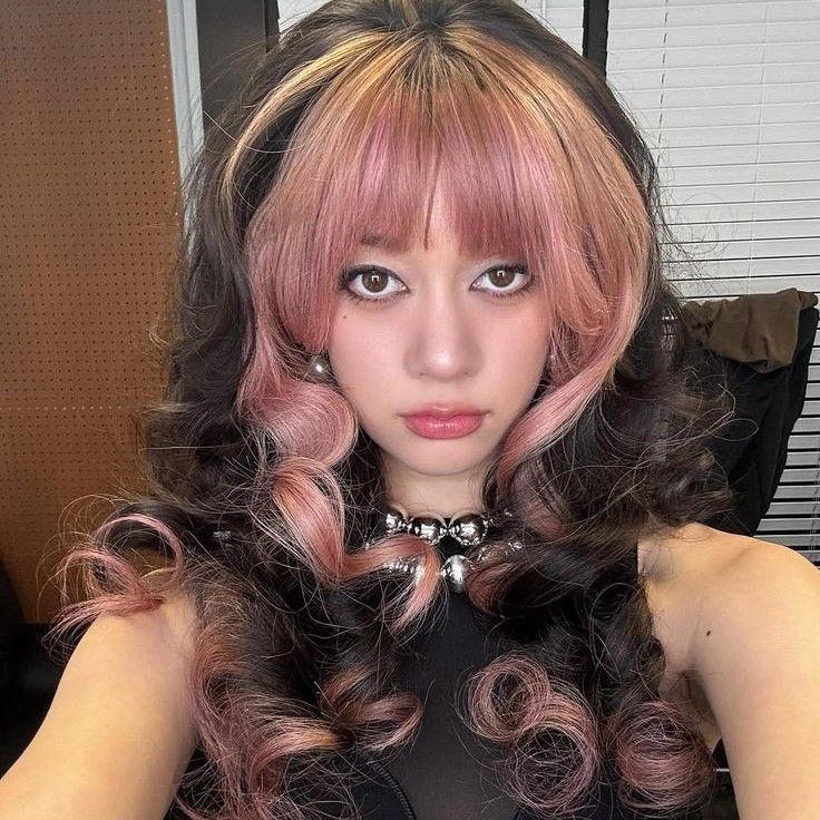 Latest photo of Megan (KATSEYE)