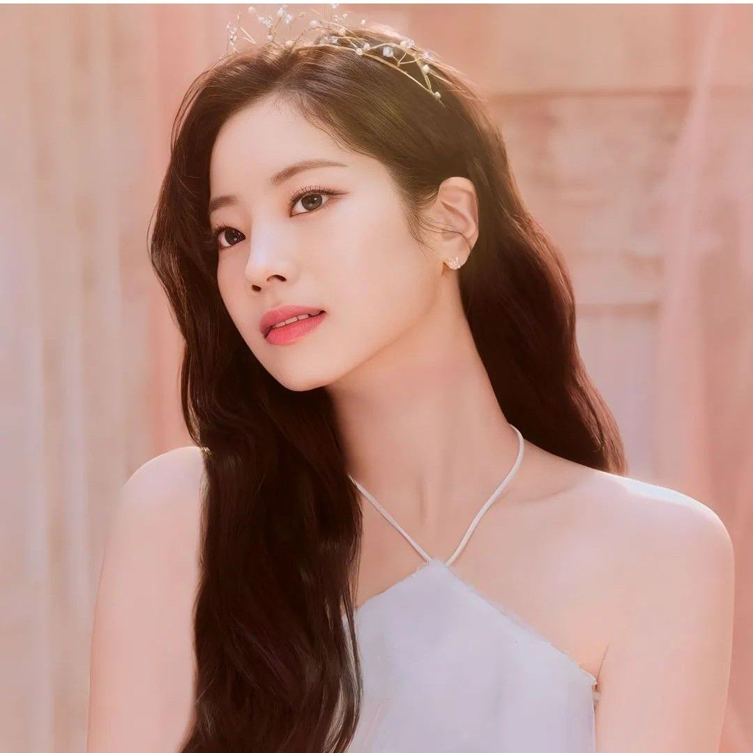 Behind-the-scenes cut of Dahyun (TWICE)