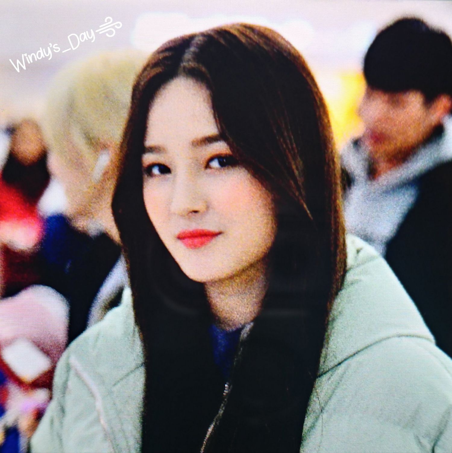 A moment captured by MOMOLAND's fan