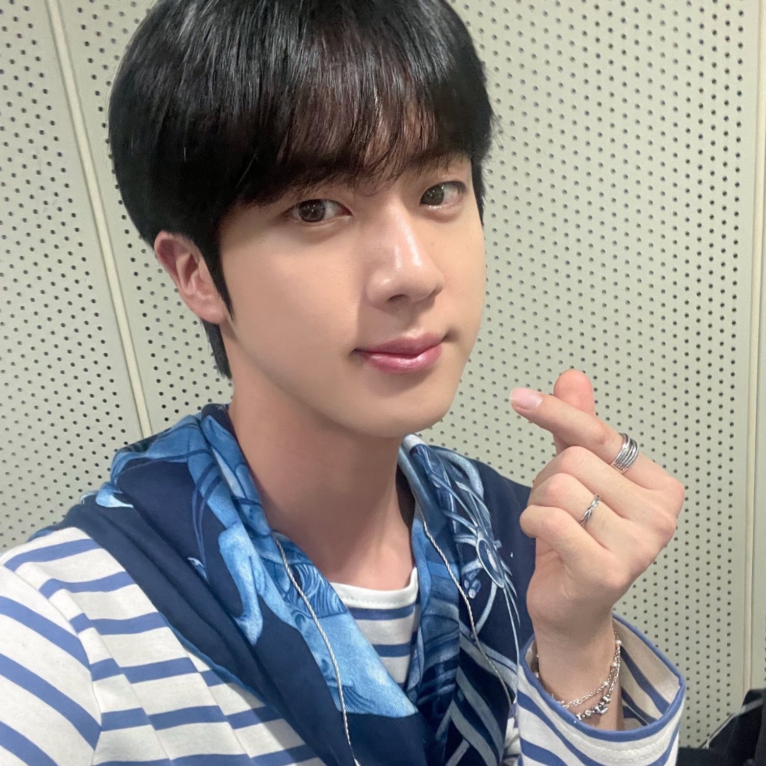 Behind-the-scenes cut of Jin (BTS)