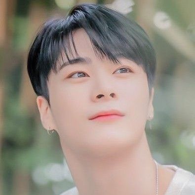 Behind-the-scenes cut of Moonbin (ASTRO)