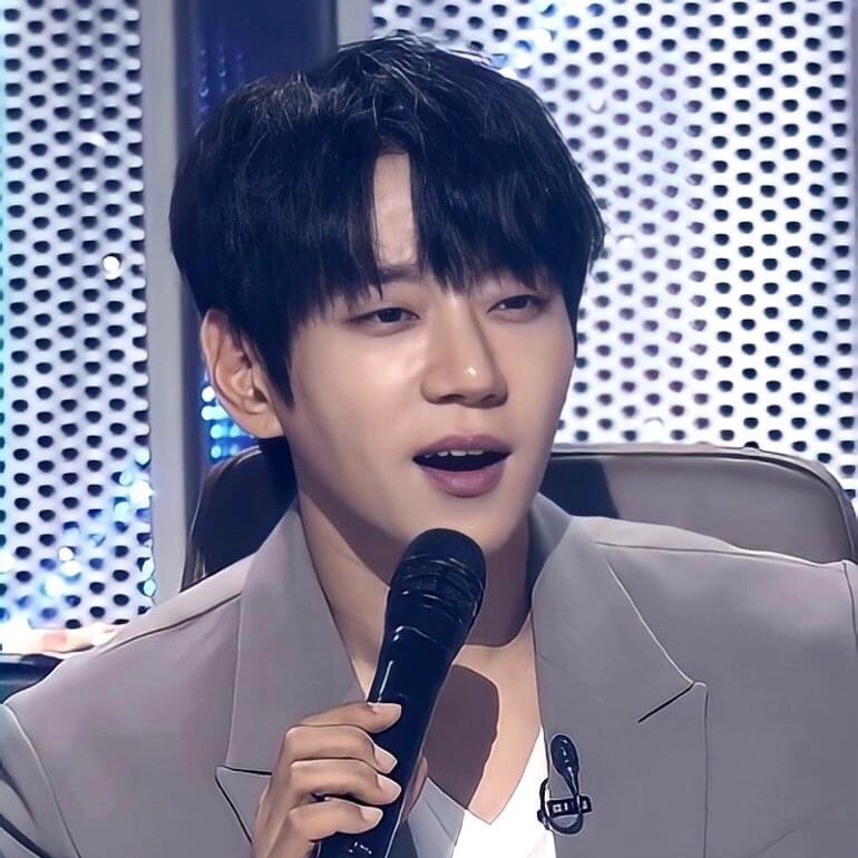 Latest photo of Hwang Chiyeol