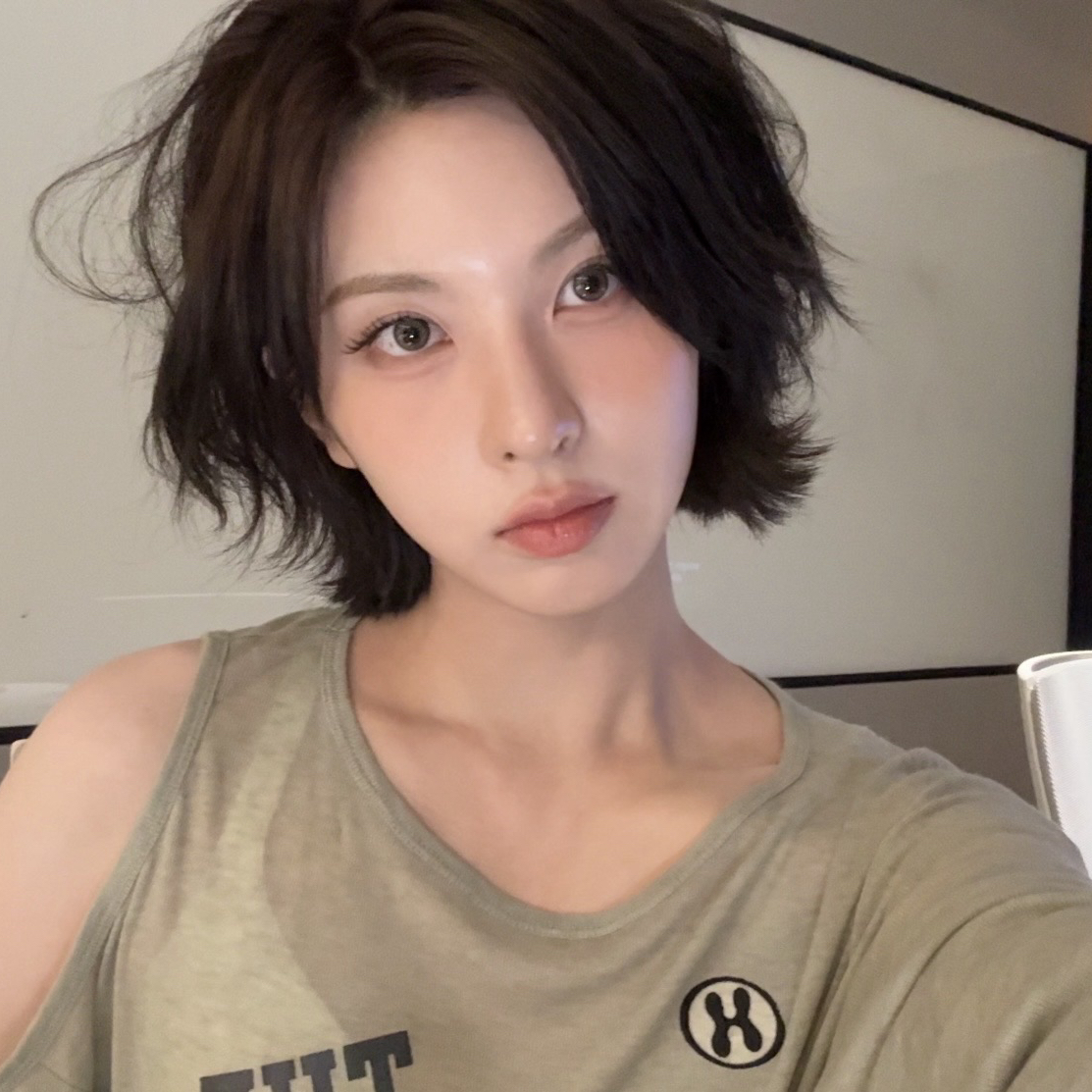 BAE (NMIXX)的最新照片