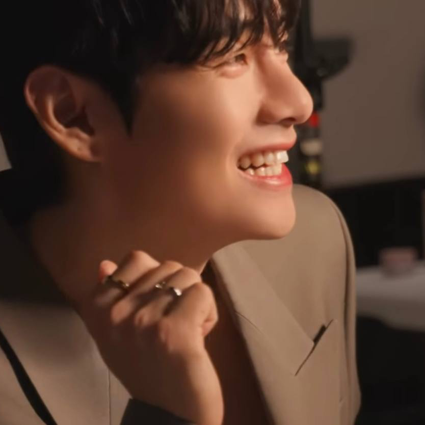 Posting K-POP populer yang disukai penggemar