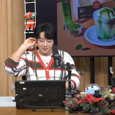 Behind-the-scenes cut of Hwang Chiyeol