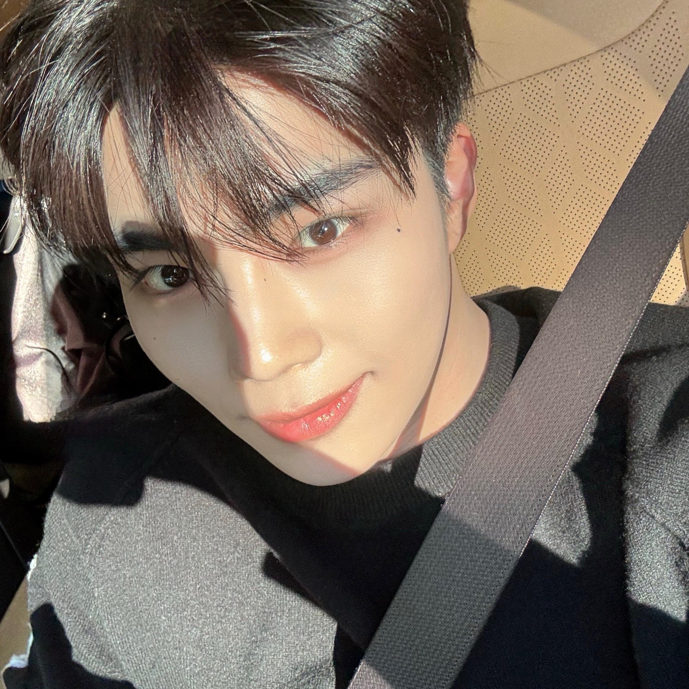 Foto aktivitas terbaru Park Gunwook (ZEROBASEONE)